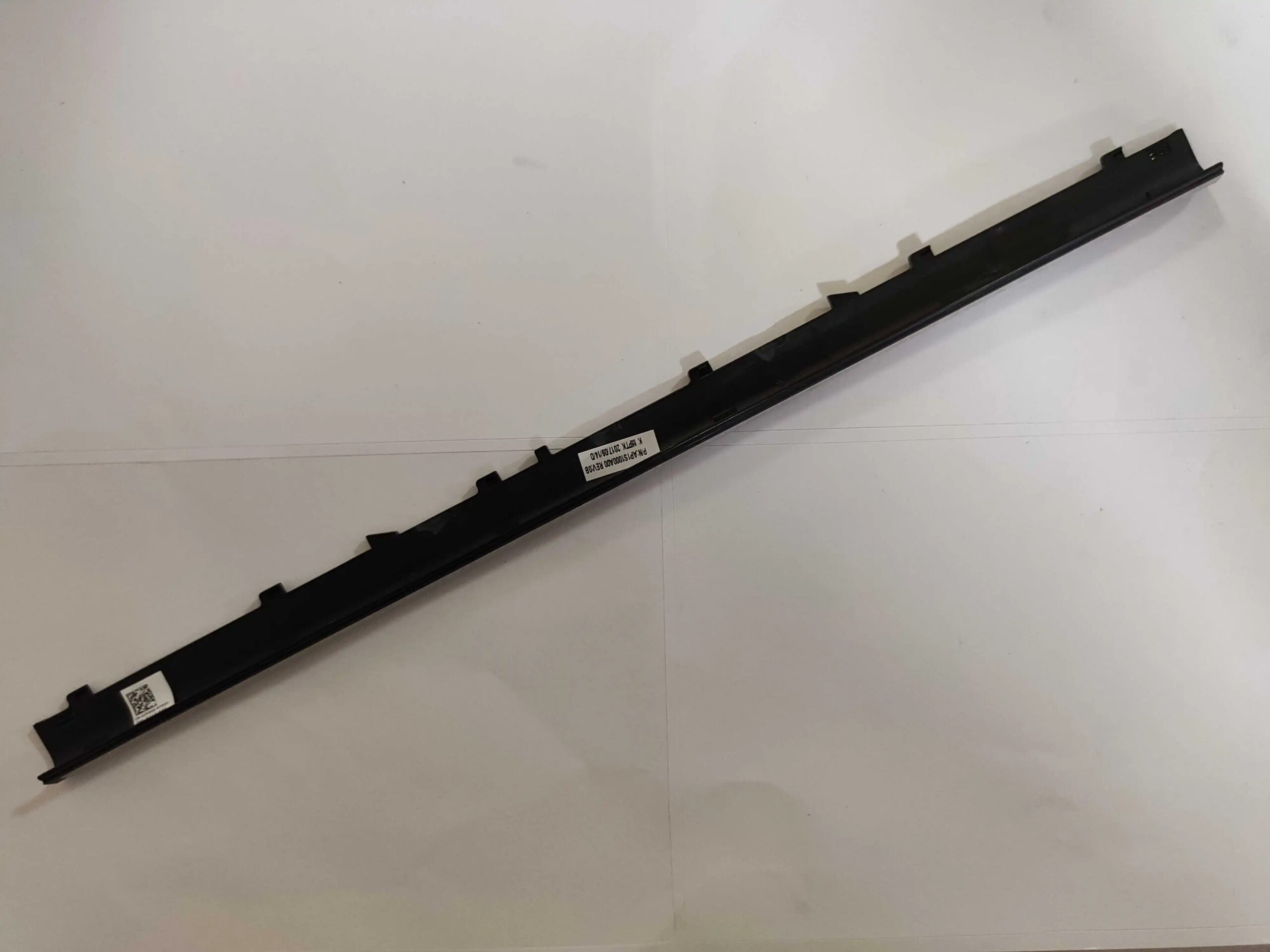 Latitude 7480 E7480 7490 E7490 P73G screen hinge shaft cover bead black gray 02PDG6 - Image 2