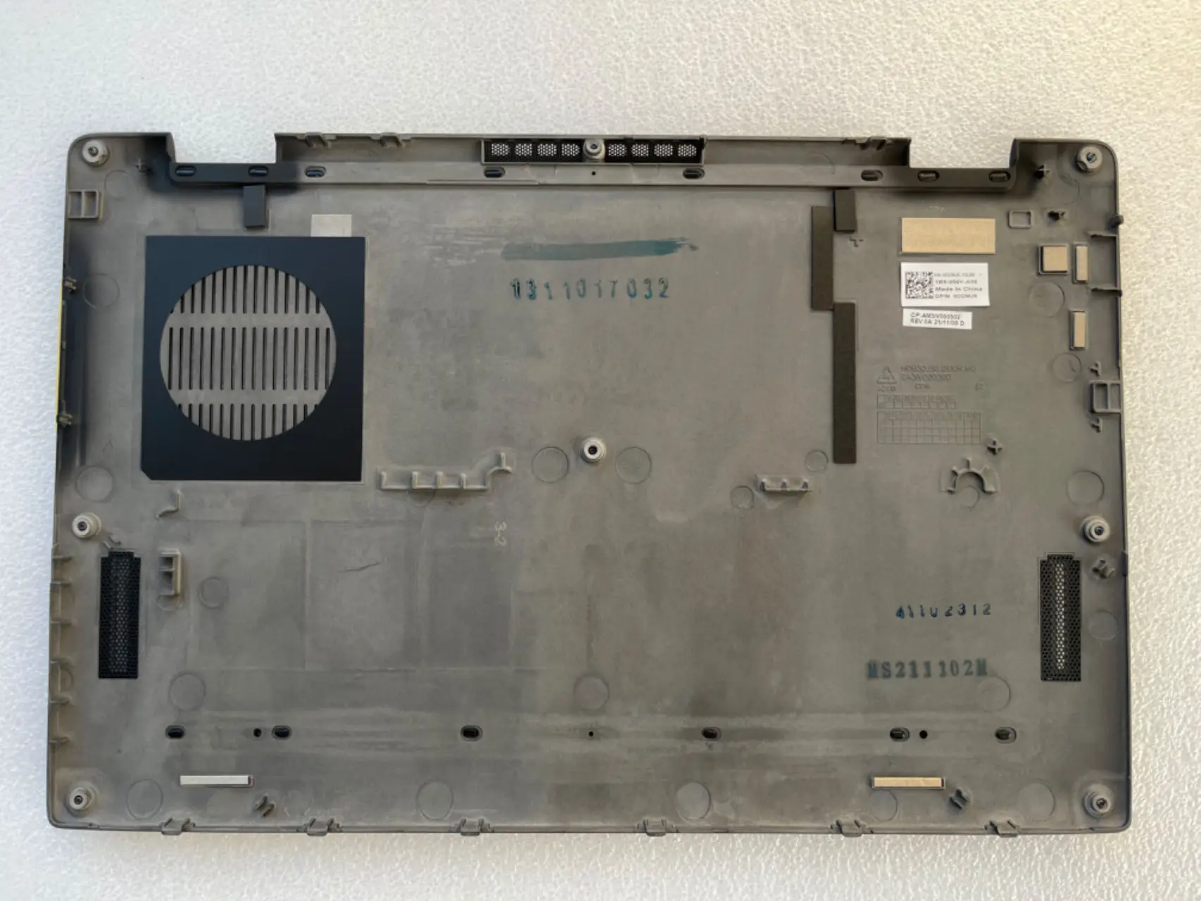 DELL Latitude 7330 E7330 bottom cover base case 0PC9MJ 0CCMJ5 - Image 3